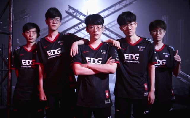 靠单靠天赋 靠单靠天赋